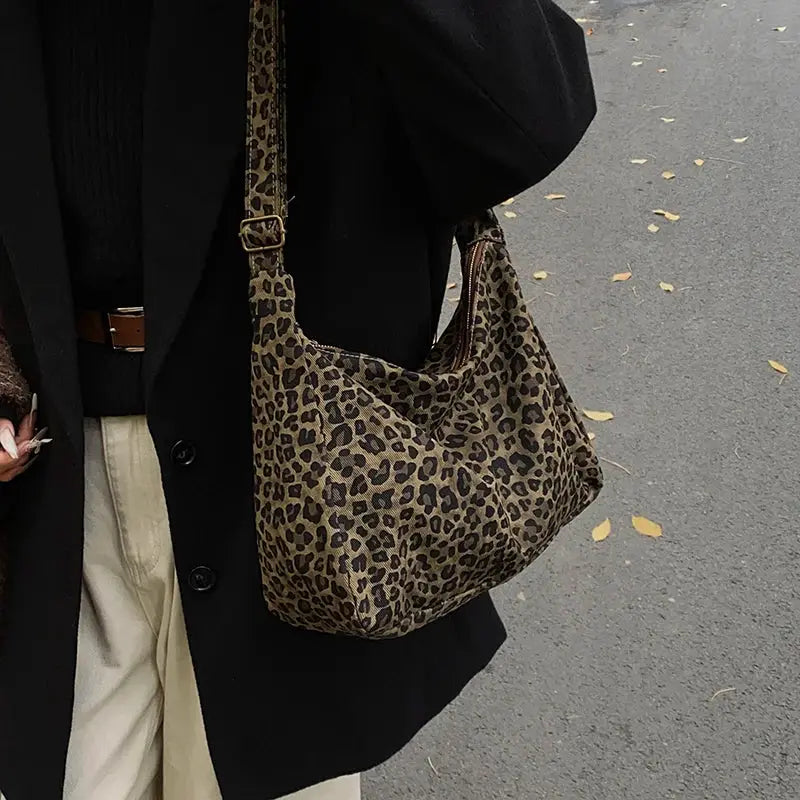 Leopard print shoulder bag, soft textile, large-capacity crossbody for commute outings