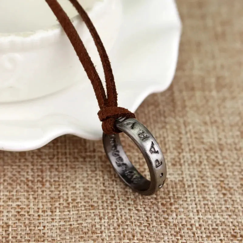 Uncharted 4 Nathan Drake Necklace Pendant Leather Chain Zinc Alloy Cosplay Jewelry Prop