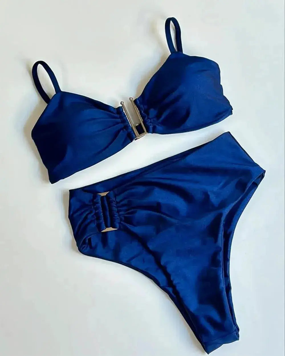 Simples Market bandeau bikini set in deep blue; push-up top with center metal clasp and high-cut bottoms.