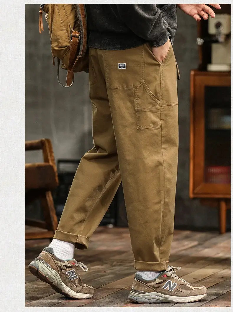 HIQOR men's loose-profile army green cargo pants with utility pockets.