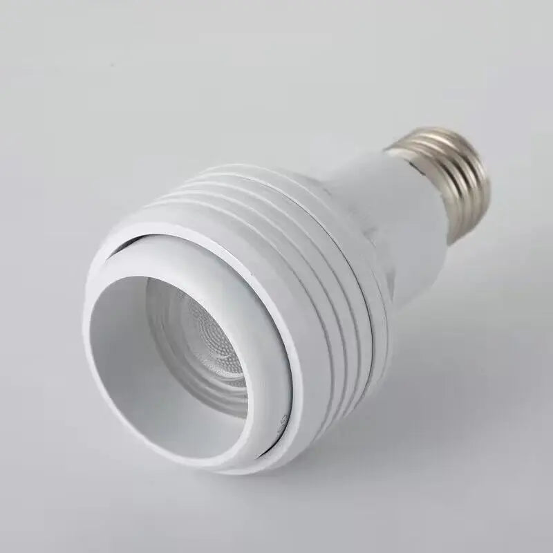 Focusing LED spotlight bulb with white finish, E27 screw base, ideal for room murals and restaurant lighting