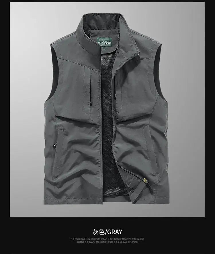 Men's gray outdoor cargo vest by Simples Market with zip pockets and breathable mesh lining.