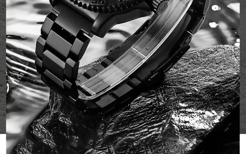 Addies men's military watch with steel strap, rugged outdoor style.