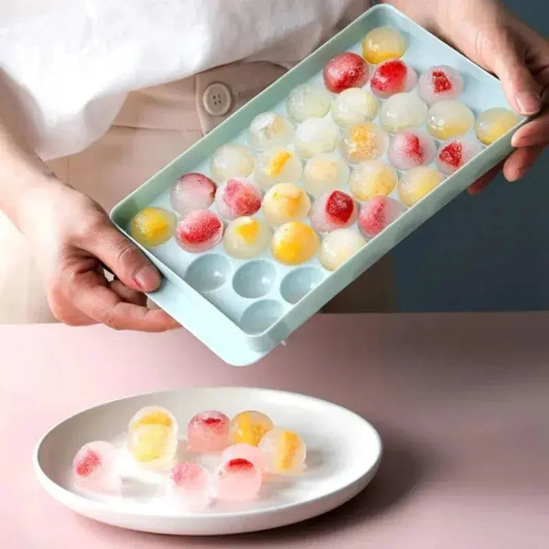 Family 33 Ice Cube Trays And Ball Ice Molds Set Hockey Style PP Mold For Whiskey Balls Popsicles Kitchen Tools