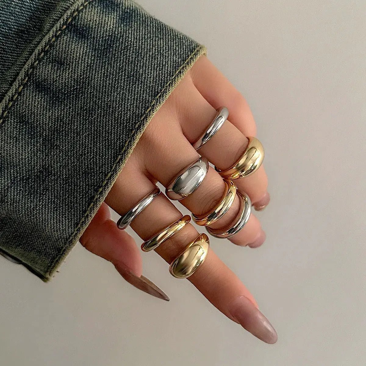 8 Pcs Chunky Open Smooth Surface Rings Set For Women Mixed Gold And Silver Color Fashion Accessories - Simples Market