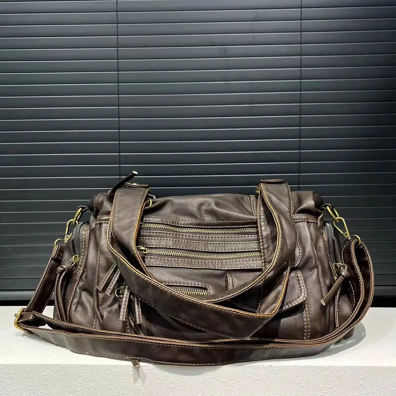 Simples Market Y2K Hot Girl crossbody bag, brown distressed leather with large capacity and zip pockets