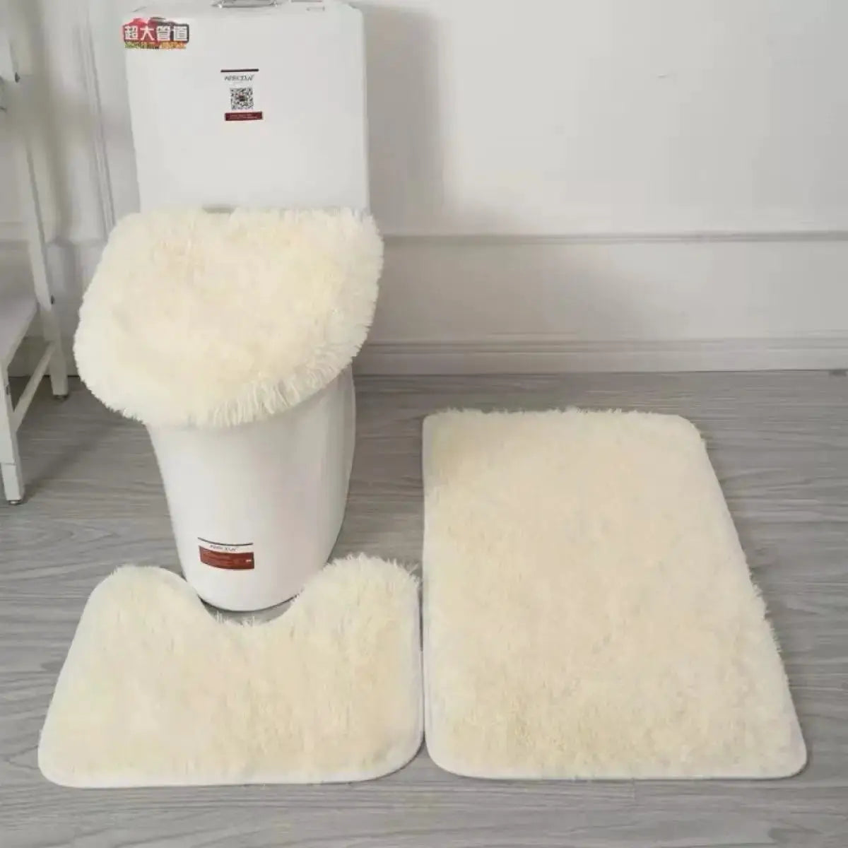 Simples Market 3-piece white fluffy bathroom rug set with toilet lid cover and U-shaped mat