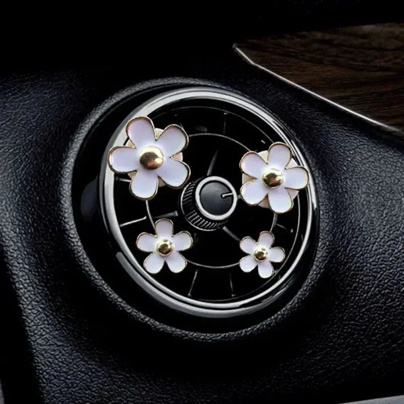 Car Outlet Vent Clip Perfume Diffuser Aromatherapy Freshener With Cute Flower Design