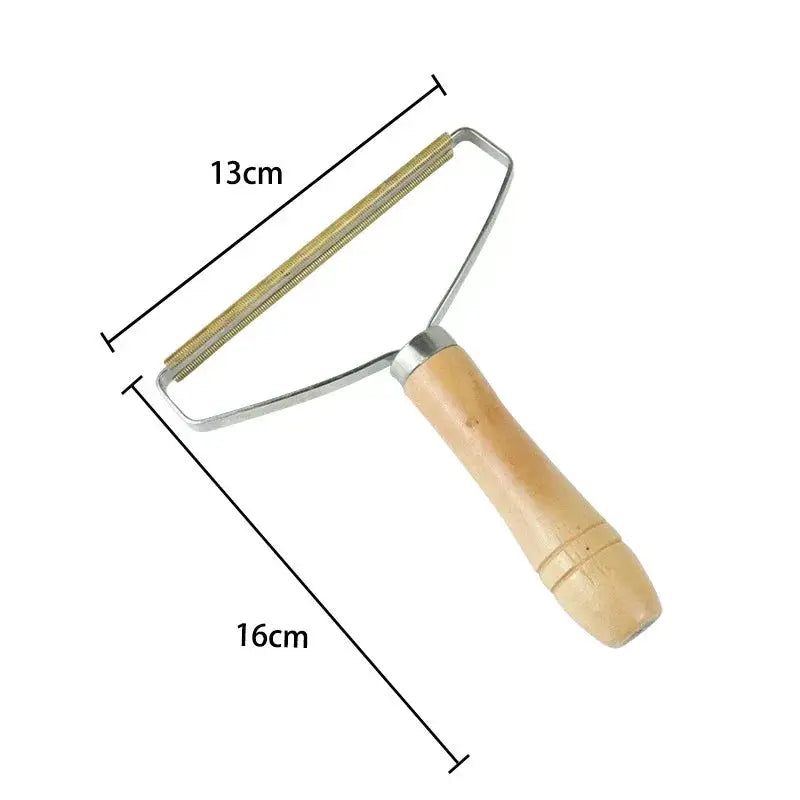 Simples Market lint hair remover brush with wooden handle and brass-roller head, 16 cm long