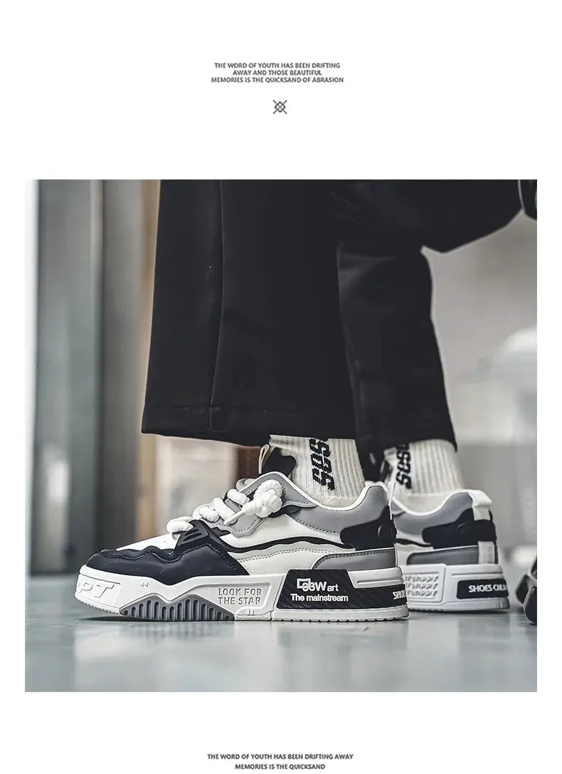 Men's trendy skate shoes, white and black with a chunky sole; lace-up casual sneakers (1 pair) for outdoor activities