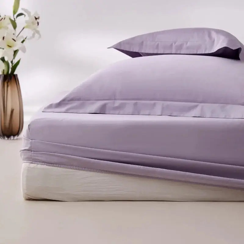 Egyptian cotton fitted sheet by Simples Market in lavender, 800TC, fits king and queen beds