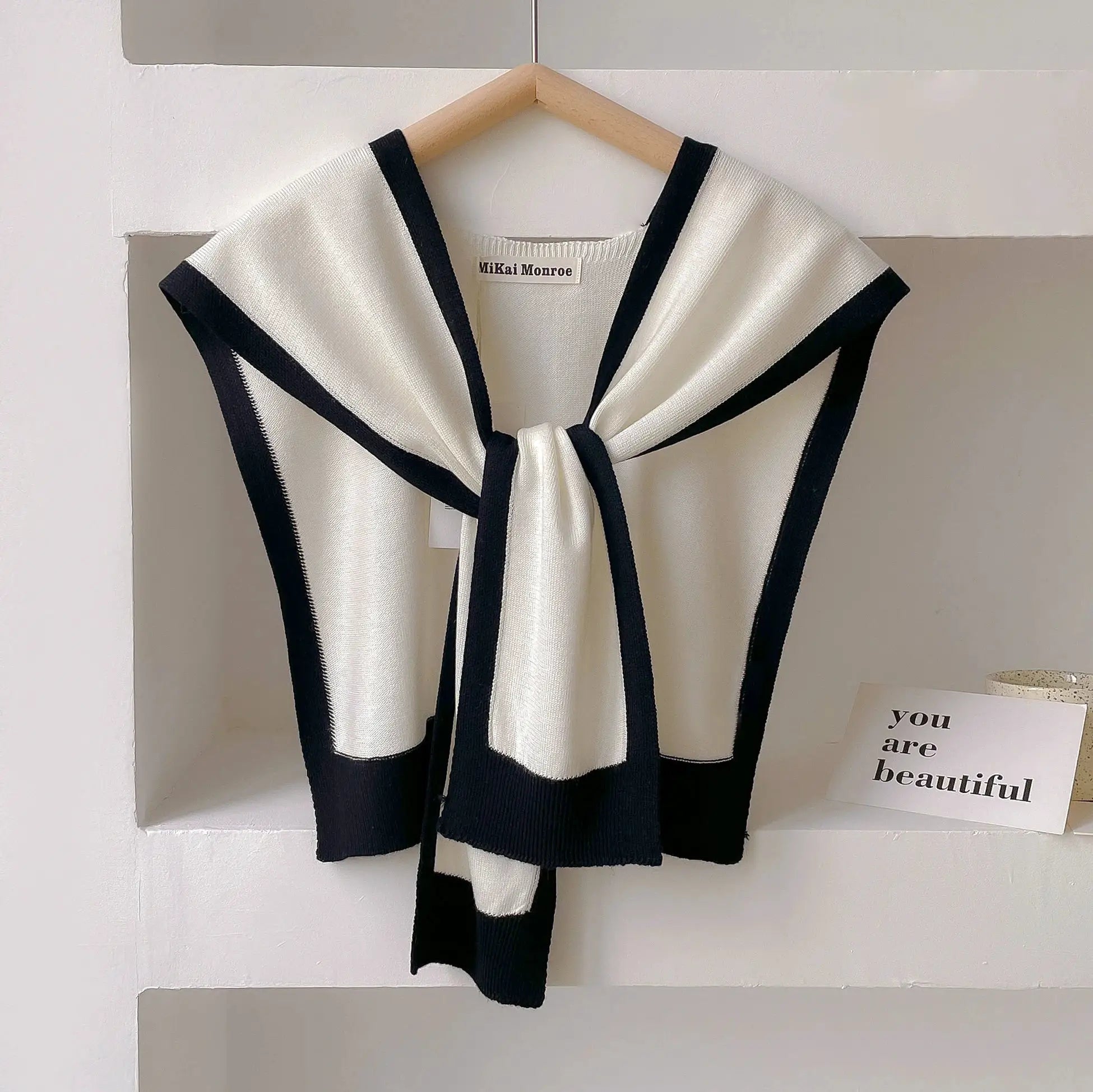 LuxeWeave Spring And Autumn Knitted Shawl Lightweight Comfort For Office Air Conditioned Rooms And Outdoor Wear