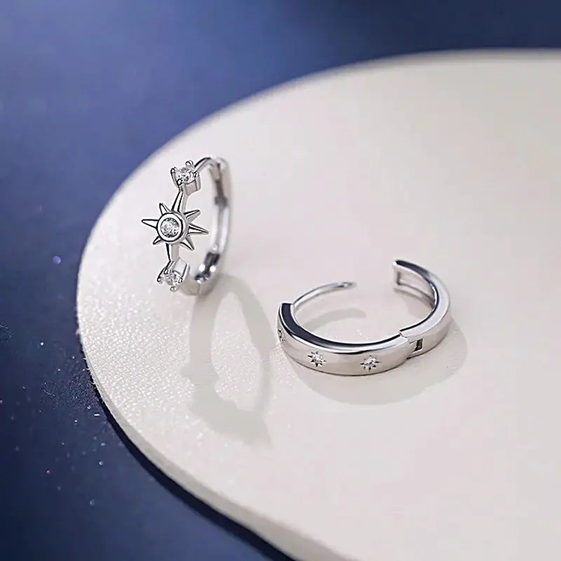Hoop earrings 2-piece set in 925 sterling silver with zircon star asymmetry and curved hoop with stones, Simples Market