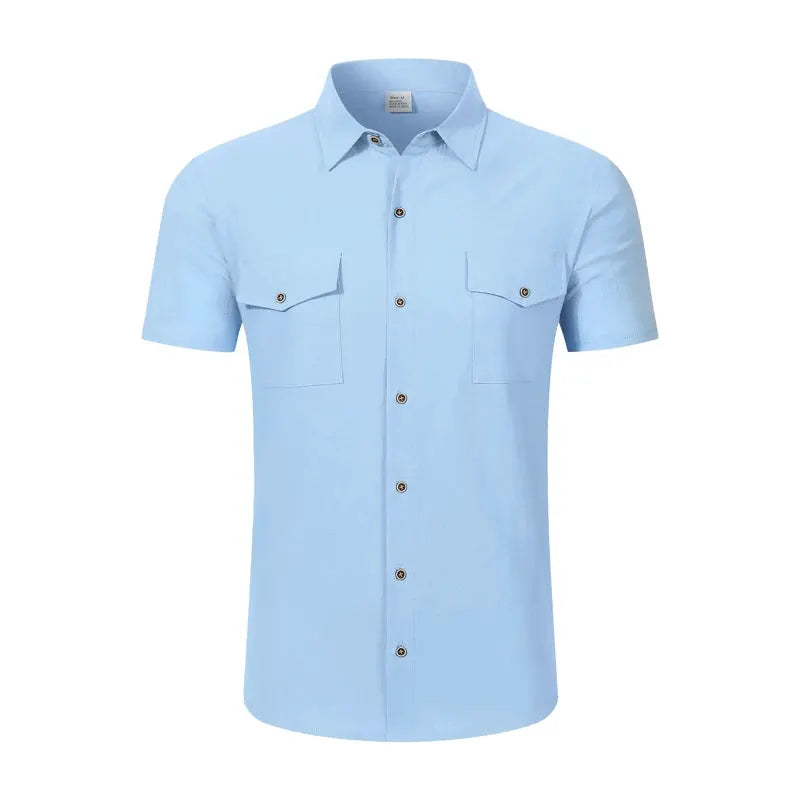Men's light blue linen button-up short-sleeve shirt with two chest pockets by Simples Market.