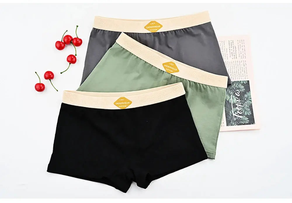 3-pack cotton women's boxer briefs in black, green, and gray; Simples Market, mid-rise, breathable