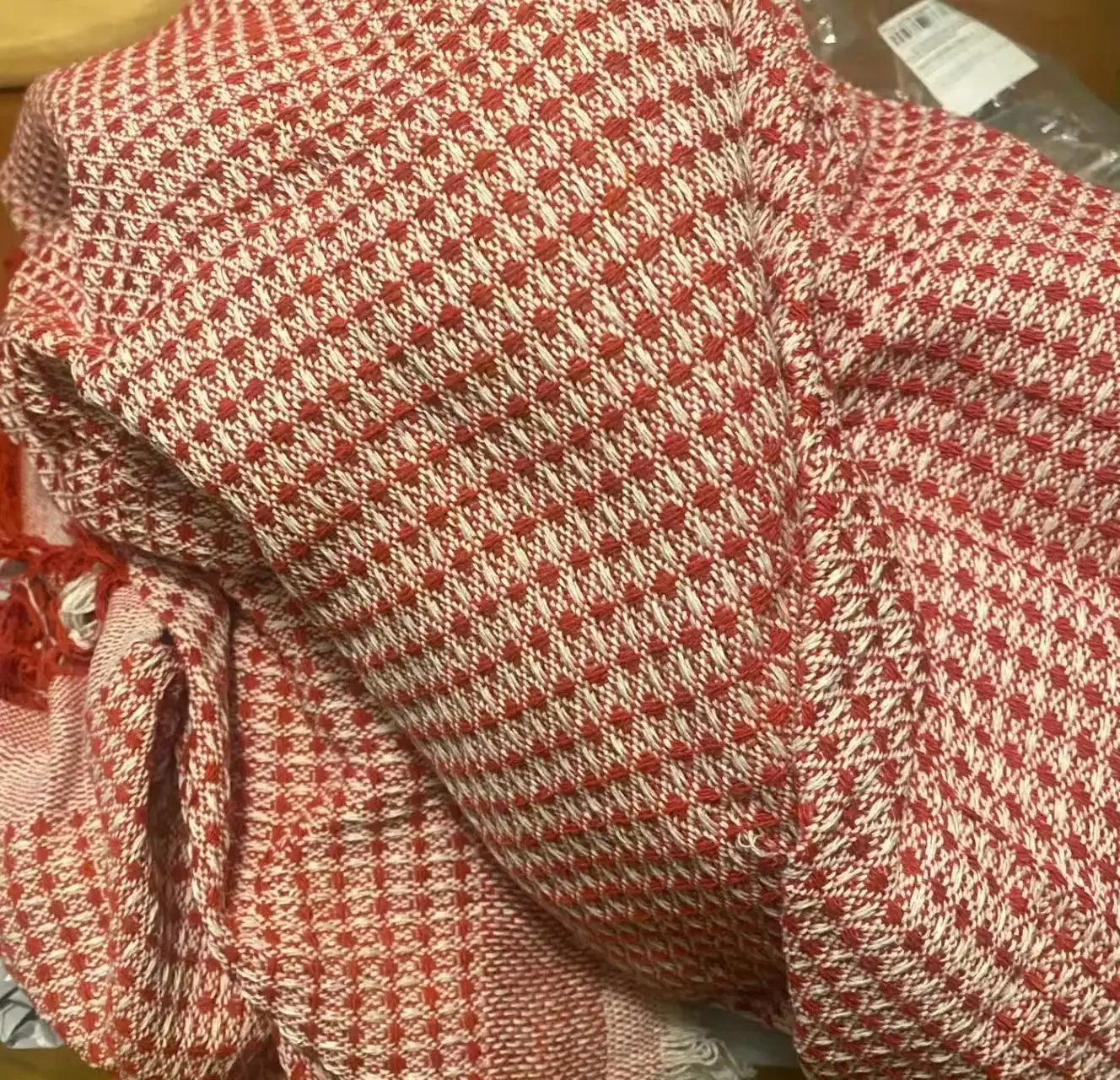 Simples Market red and cream knit sofa throw blanket in cotton yarn, all-season