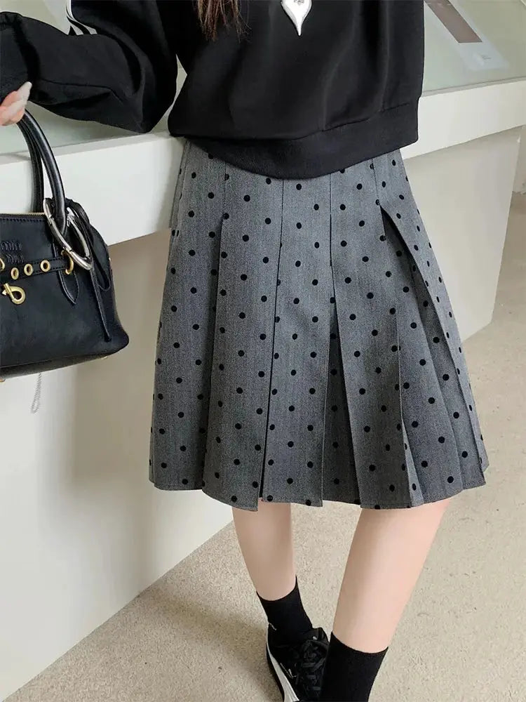 Polka dot pleated skirt, grey with black dots, high-waisted A-line by Simples Market.