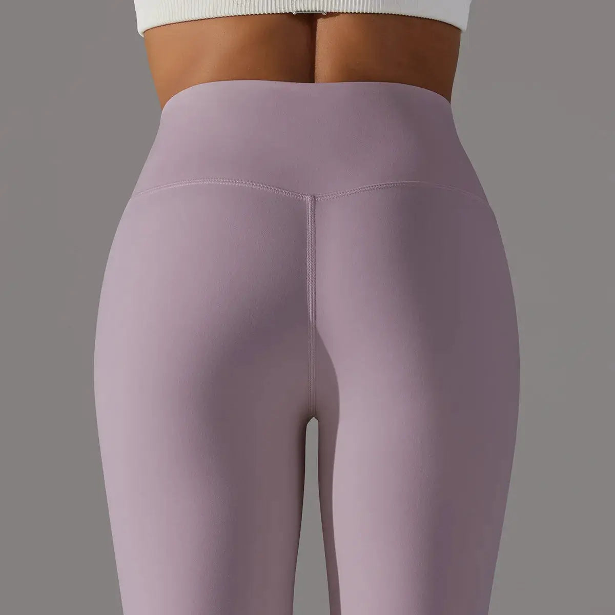 High-waist lavender leggings by Simples Market for yoga and gym; snug, form-fitting athletic pants