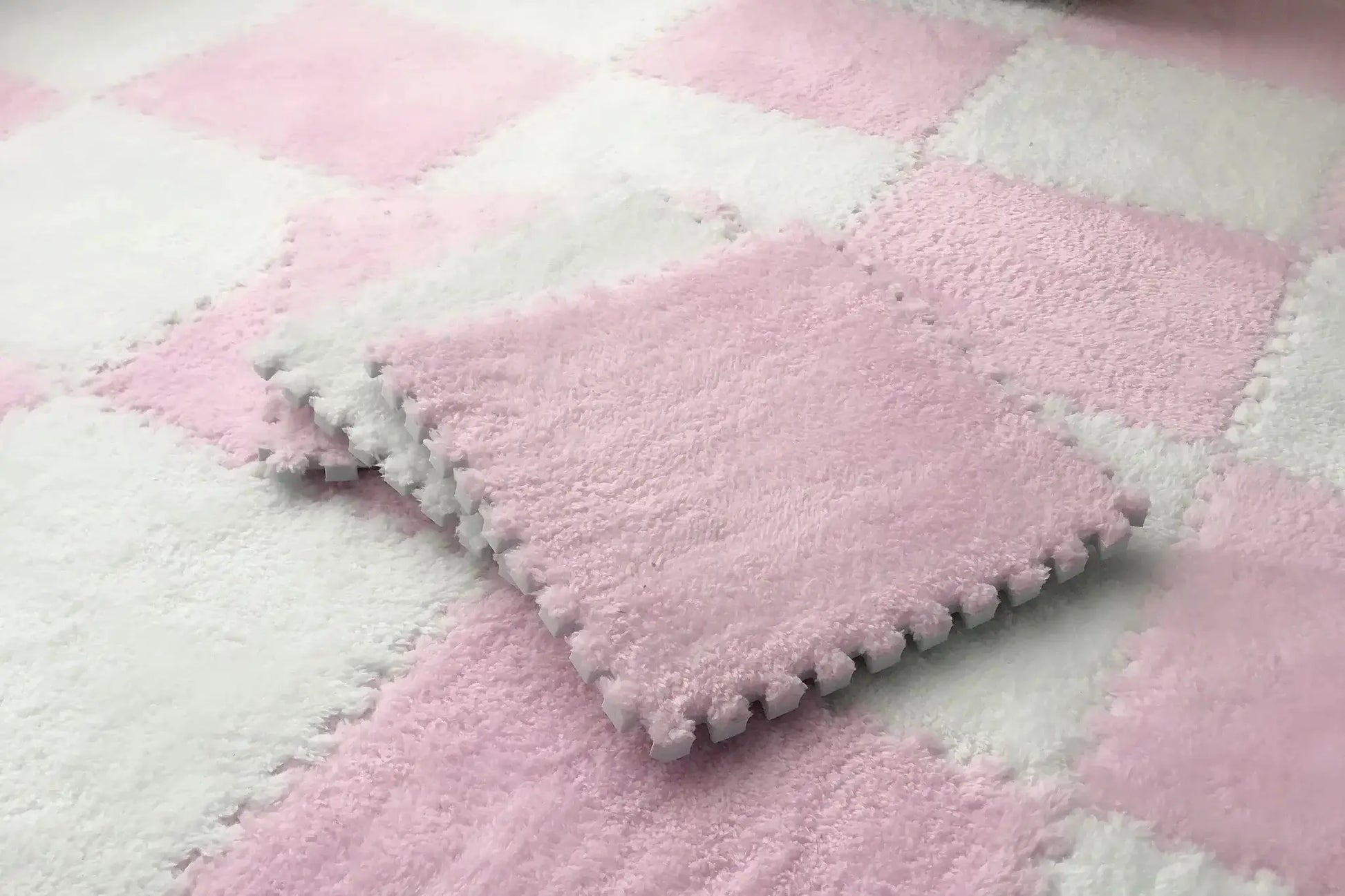 Simples Market soft plush EVA foam puzzle baby play mat in pink and white long-hair carpet with interlocking edges