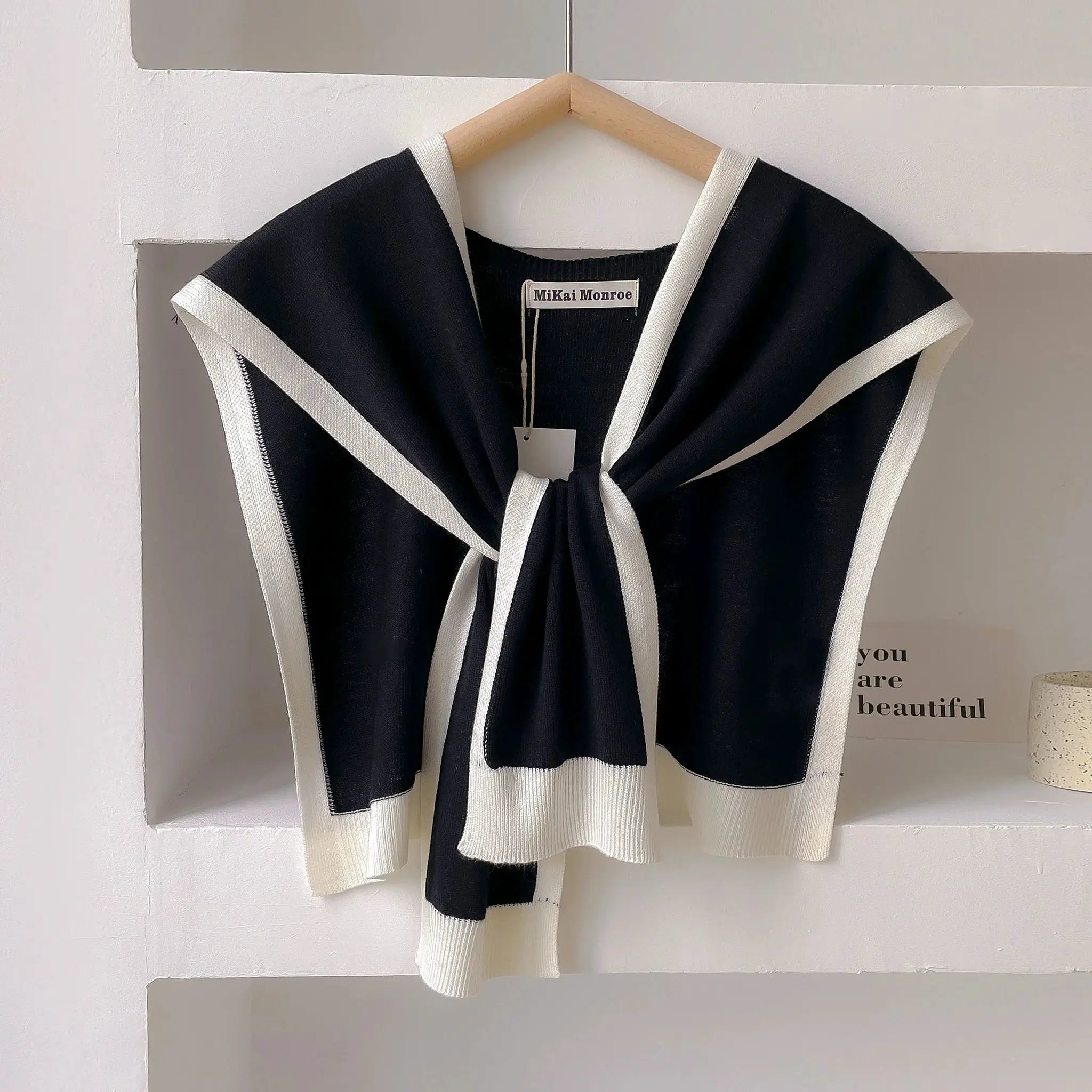 LuxeWeave Spring And Autumn Knitted Shawl Lightweight Comfort For Office Air Conditioned Rooms And Outdoor Wear