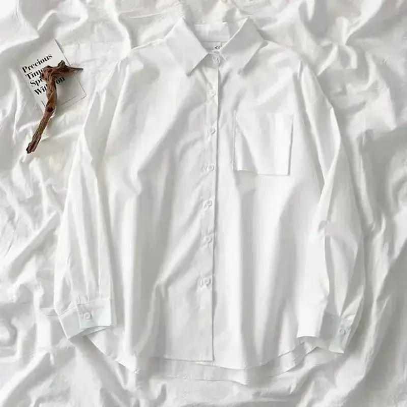 Simples Market white oversized women's shirt with chest pocket and turn-down collar