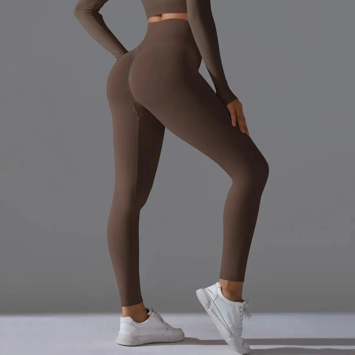 Women's seamless yoga leggings by Simples Market in brown, high-waist tummy control with scrunch butt lift