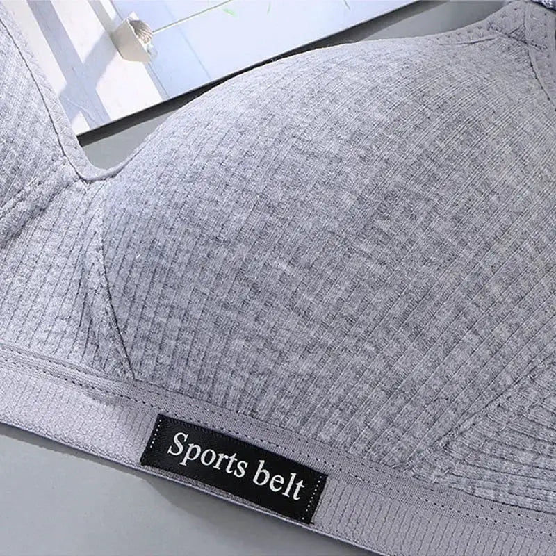 Gray cotton wireless bra with soft fabric and wide underband; Simples Market V-Bra