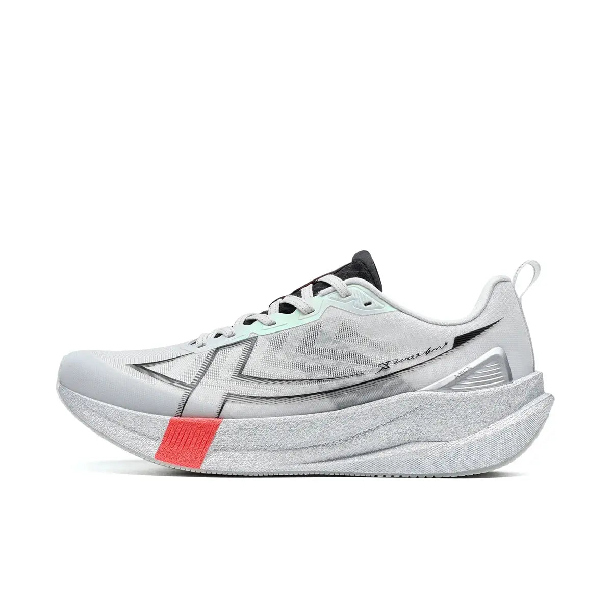 Xtep 2000km 5.0 running shoes, light gray with mint accents and a chunky white cushioned sole