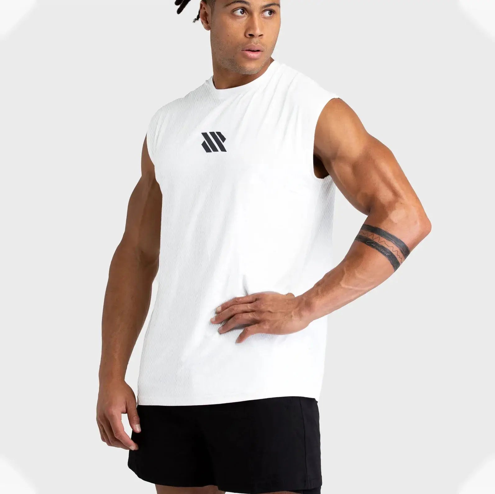 Men's Sleeveless Sports Shirt Quick Dry Breathable Vest for Gym Running and Training Loose Fit Summer Wear