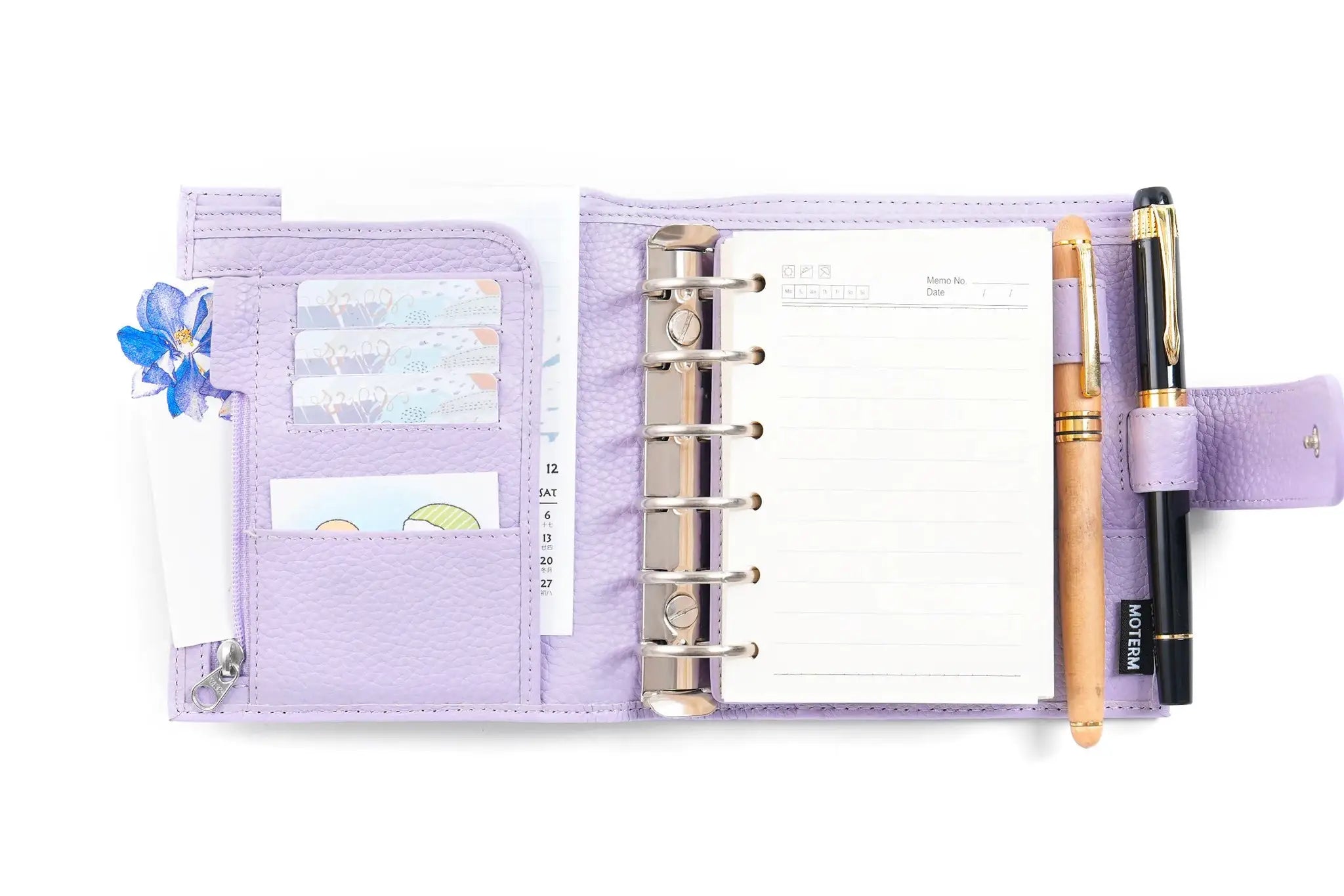 Moterm Luxe 2.0 Pocket Size Planner by Simples Market in lilac pebble-grain leather with 30mm rings and pens