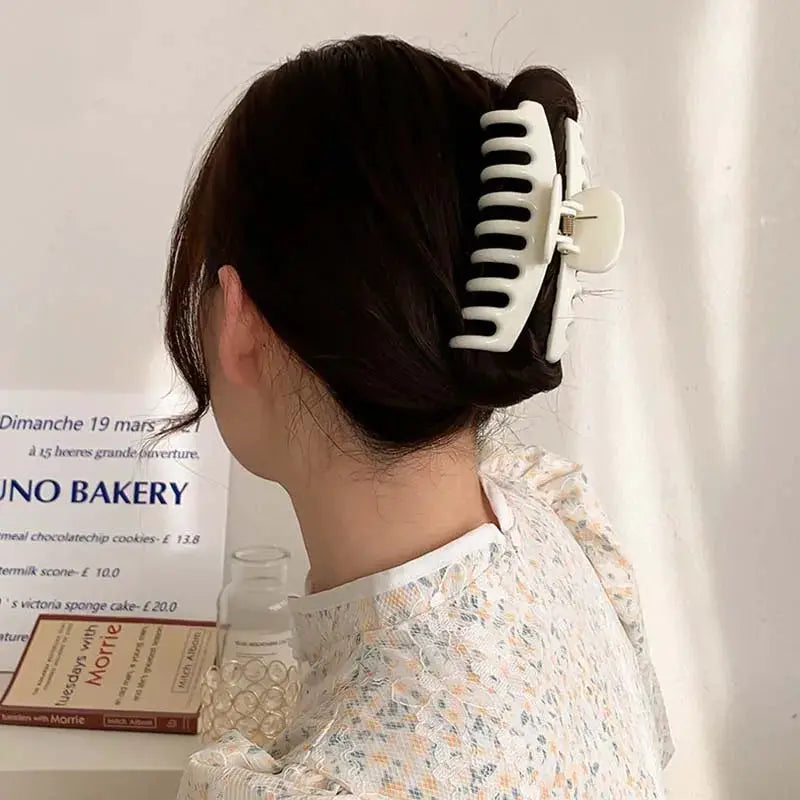 LuxeLocks Solid Vintage Matte Geometric Hair Claws For Thick Hair Strong Hold Clips