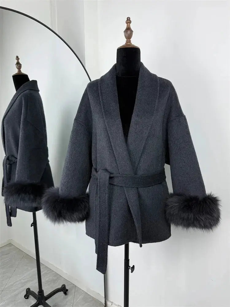 Tossy Fox Fur Wool Overcoat With Fox Fur Cuffs Elegant Loose A Line Short Coat For Autumn And Winter Office Wear