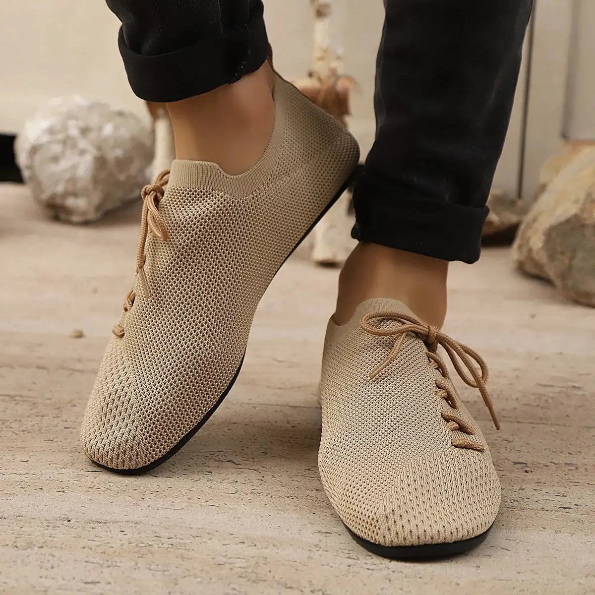 Men's beige mesh lace-up loafers pair with breathable knit upper and black rubber sole