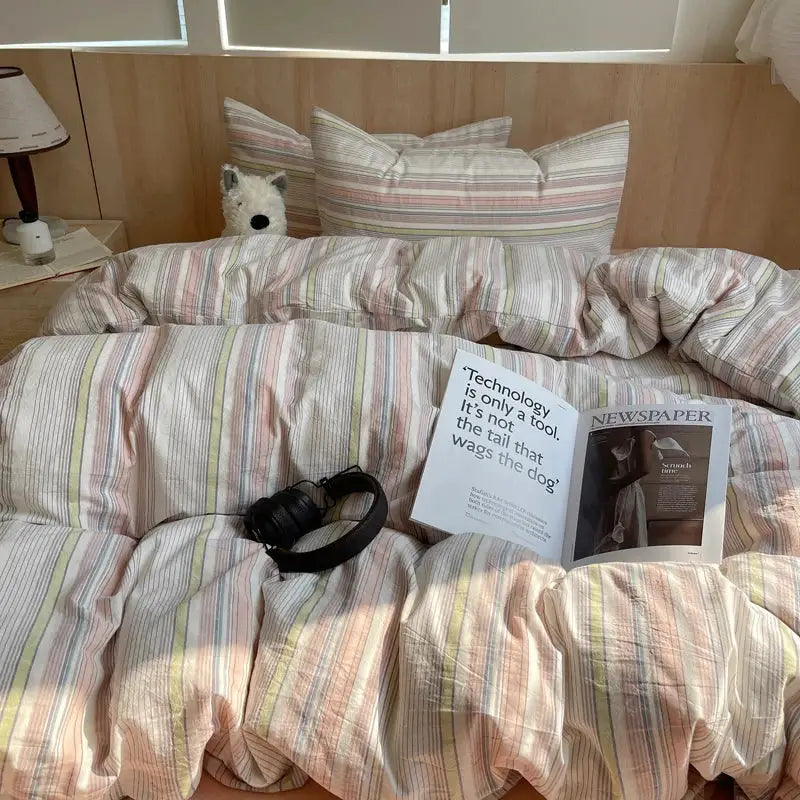 Soft striped bedding set by Simples Market, 100% cotton duvet cover with pillowcases in pastel colors