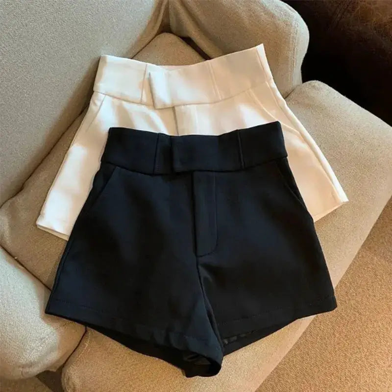 2-pack women shorts: black and white high-waisted A-line casual shorts by Simples Market