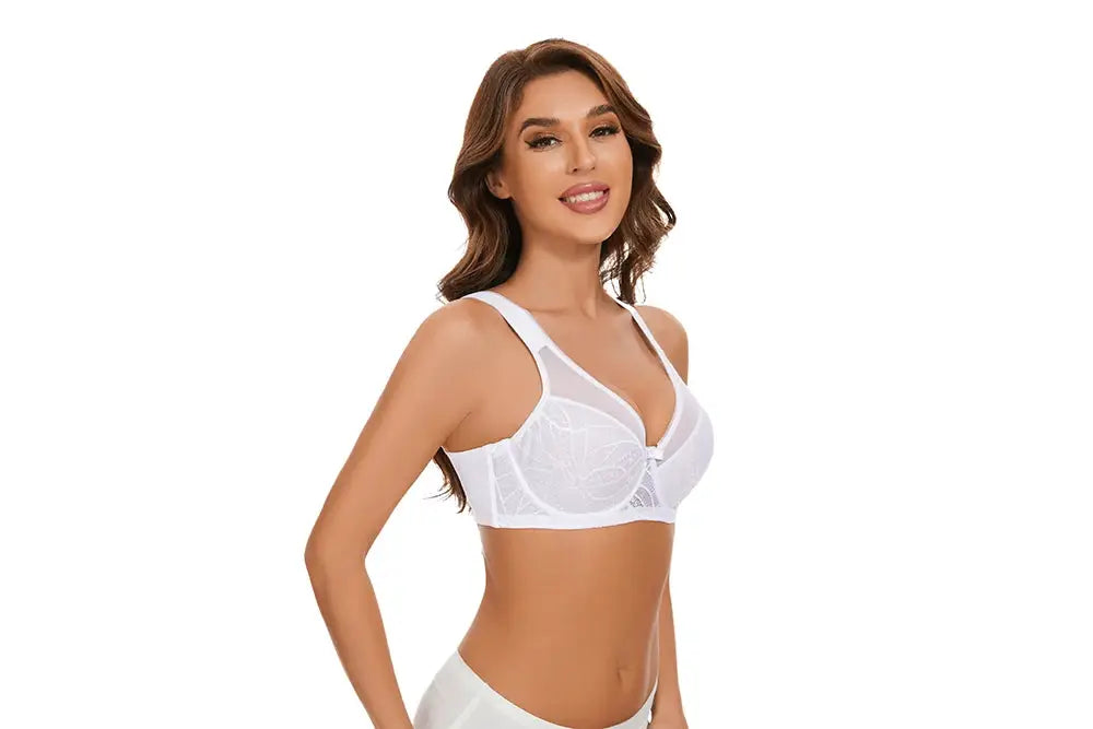 Sheroine plus-size underwire bra by Simples Market, white lace floral minimizer, full-coverage