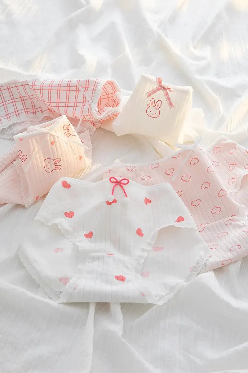 5-piece cotton underwear set with cute bow and heart prints; breathable women's panties