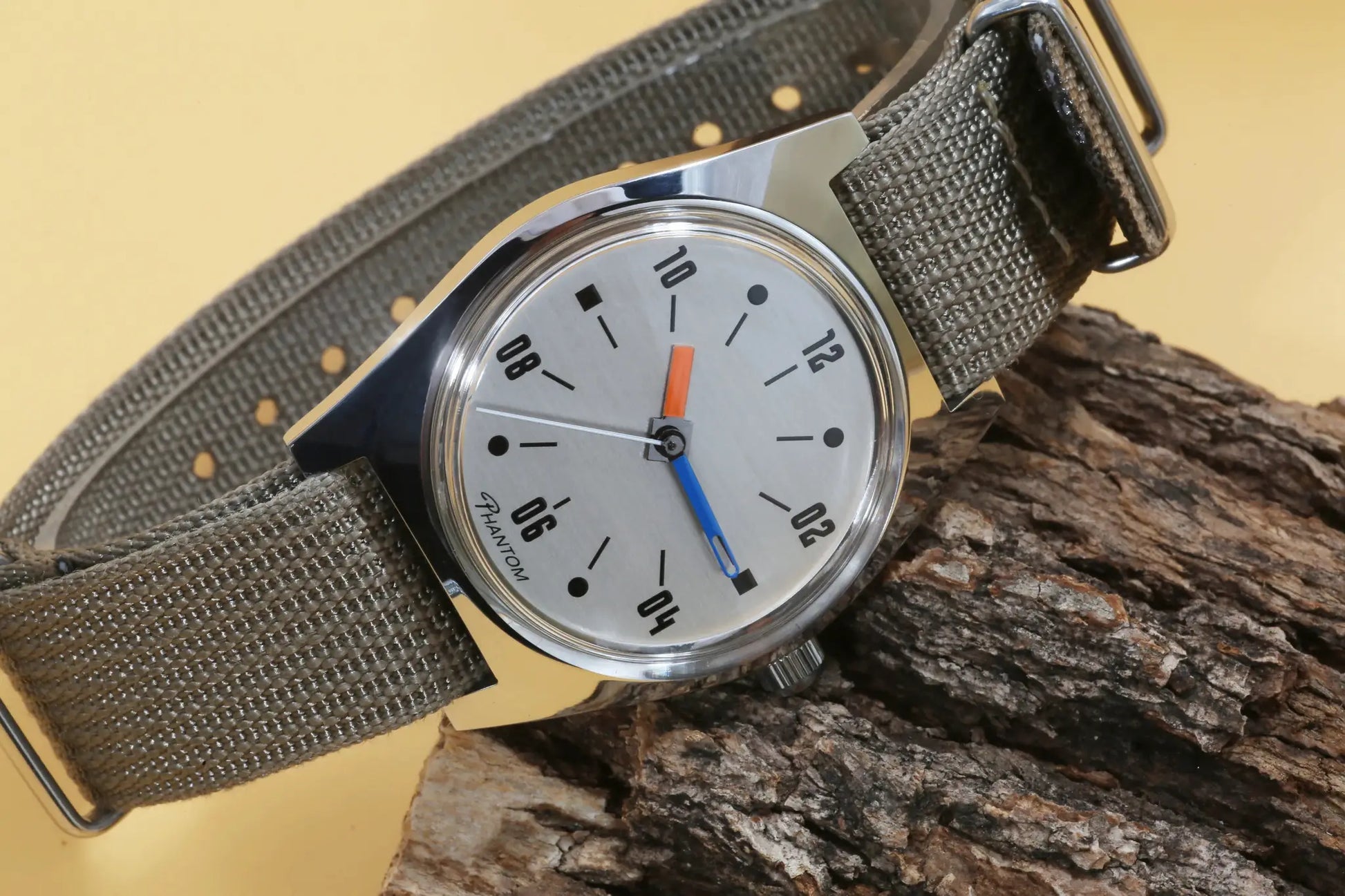 7120 hand-wind mechanical watch for men by Simples Market, 36mm steel case with gray dial and fabric strap