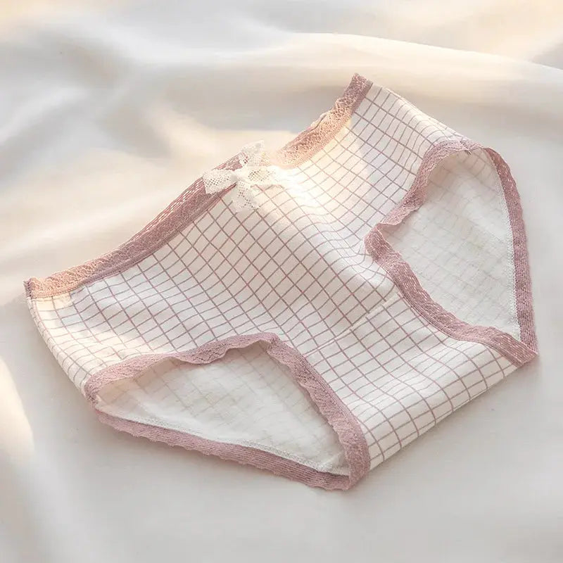 Women's cotton panties with pink grid print and pink lace trim