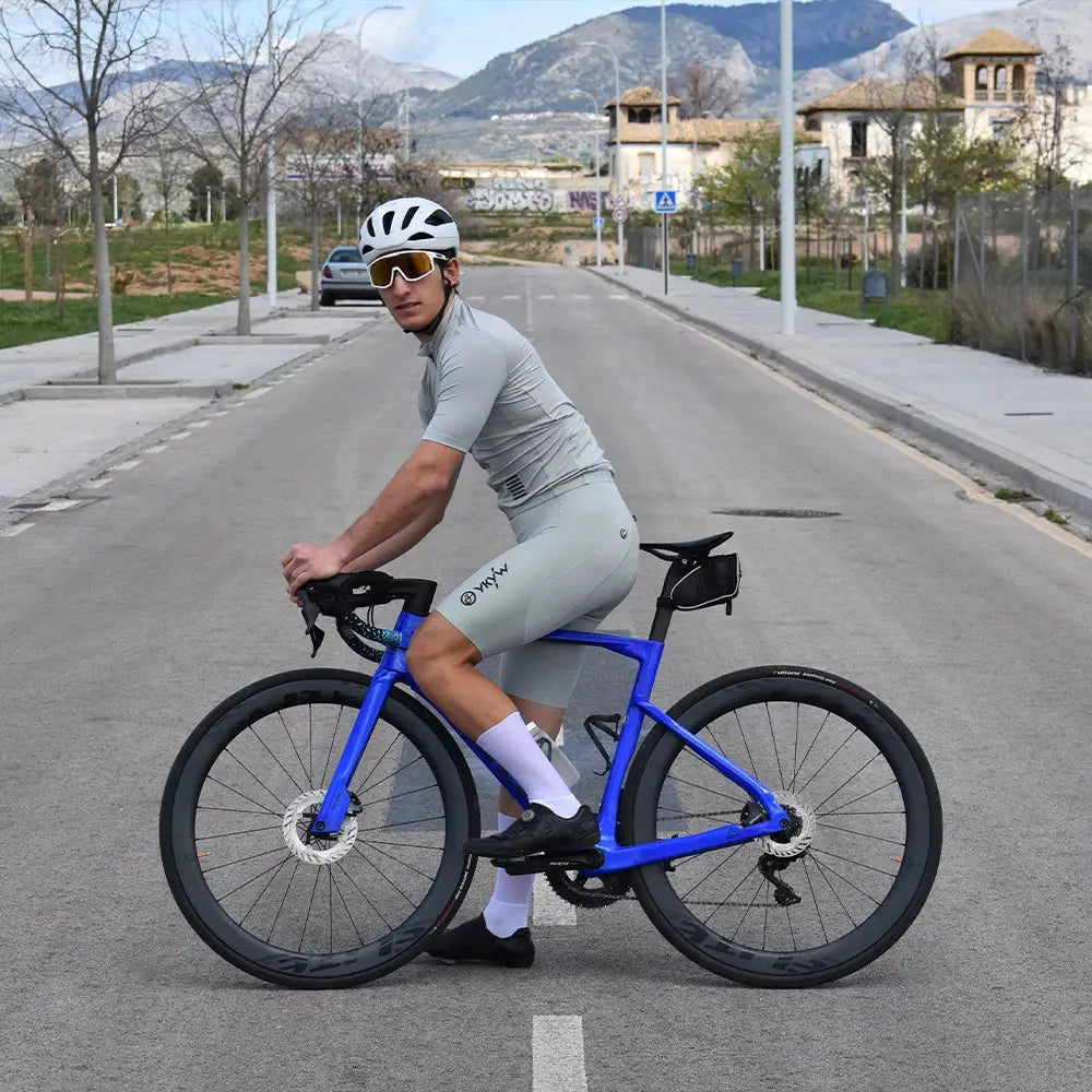 YKYWBIKE men’s gray cycling bib shorts with Italy padding and breathable 3D design