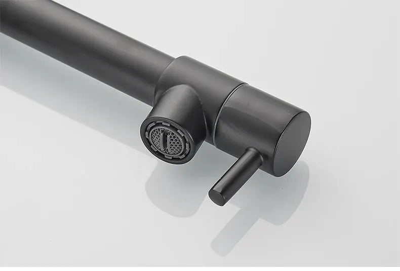Simples Market kitchen faucet with pull-down sprayer, matte black finish, high-arc single-handle.