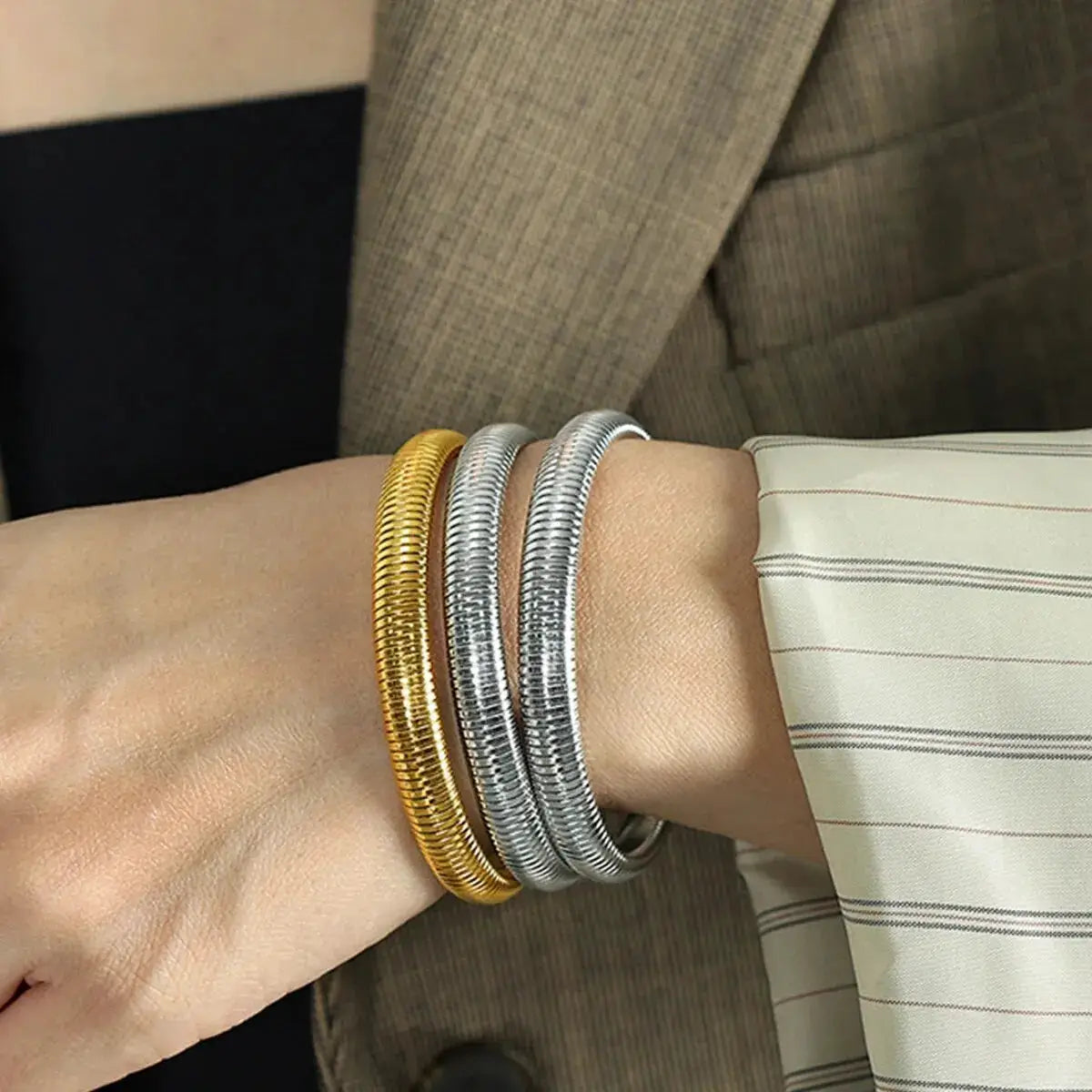 Waterproof Stainless Steel Retro Elastic Thick Metal Polish Bracelet 18K Gold Plated Unisex Jewelry For Men Women