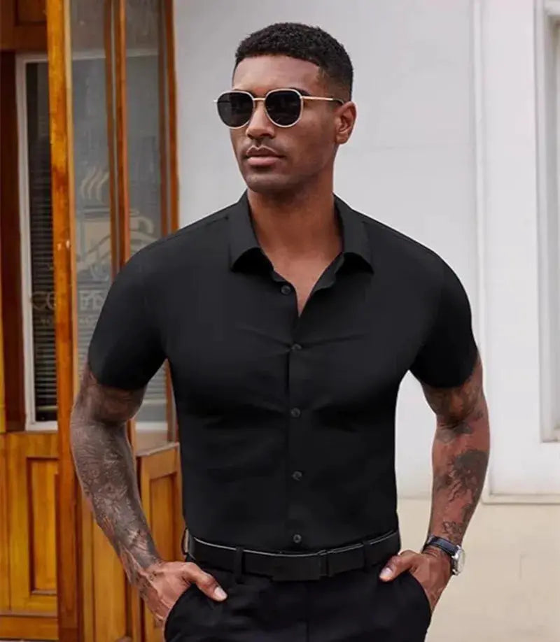 Men's black short-sleeve wrinkle-free dress shirt for office wear