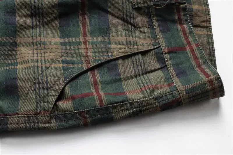 Simples Market men's plaid shorts in green-brown-red plaid fabric, casual Bermuda cargo style