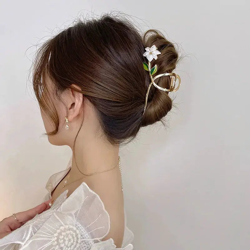 Glamora Metal Hair Claw With Gold Flower Design For Secure Ponytails And Elegant Updos