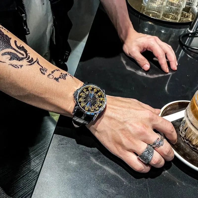 Twelve Knights of the Round Table quartz watch for men with black strap and gold-tone details