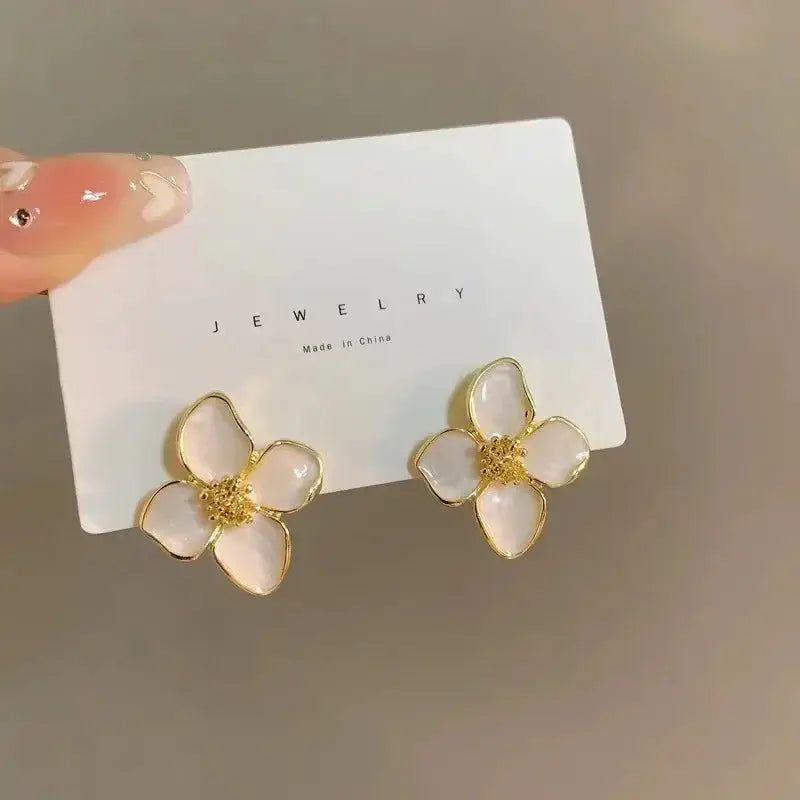 Hypoallergenic Stylish Vintage Flower Stud Earrings Gold Plated Stainless Steel For Women Party Jewelry