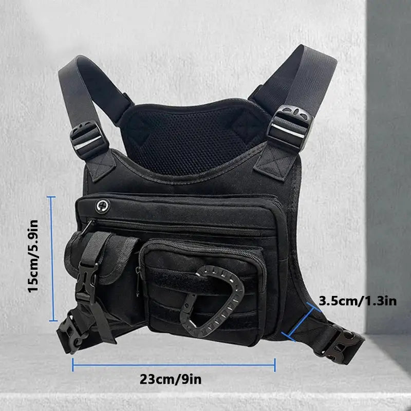 Simples Market Outdoor Tactical Chest Bag for men, black with multiple zip pockets and adjustable straps.