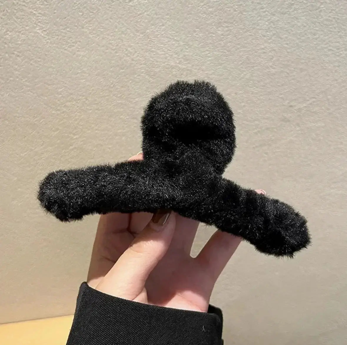 CosyGlam Winter Faux Fur Hair Claw Clip Acrylic Crab Barrette For Cosy Winter Styles