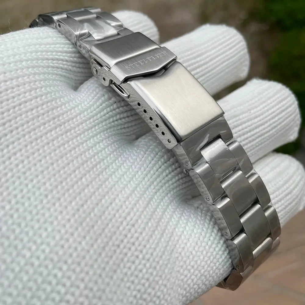 STEELFLIER SF741 stainless steel quartz wristwatch with brushed metal bracelet and fold-over clasp